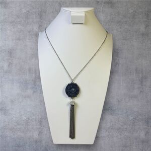 287. Simply Vera Wang Agate Tassel Pendant Necklace‎ Silver Dangle Casual